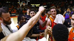 valencia rompe enorme tercer